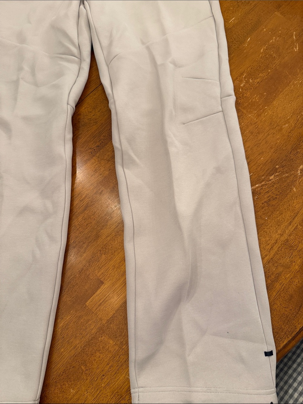 Nike Men’s Light Beige Fleece Joggers with Black Logo xl - Picture 2 of 16